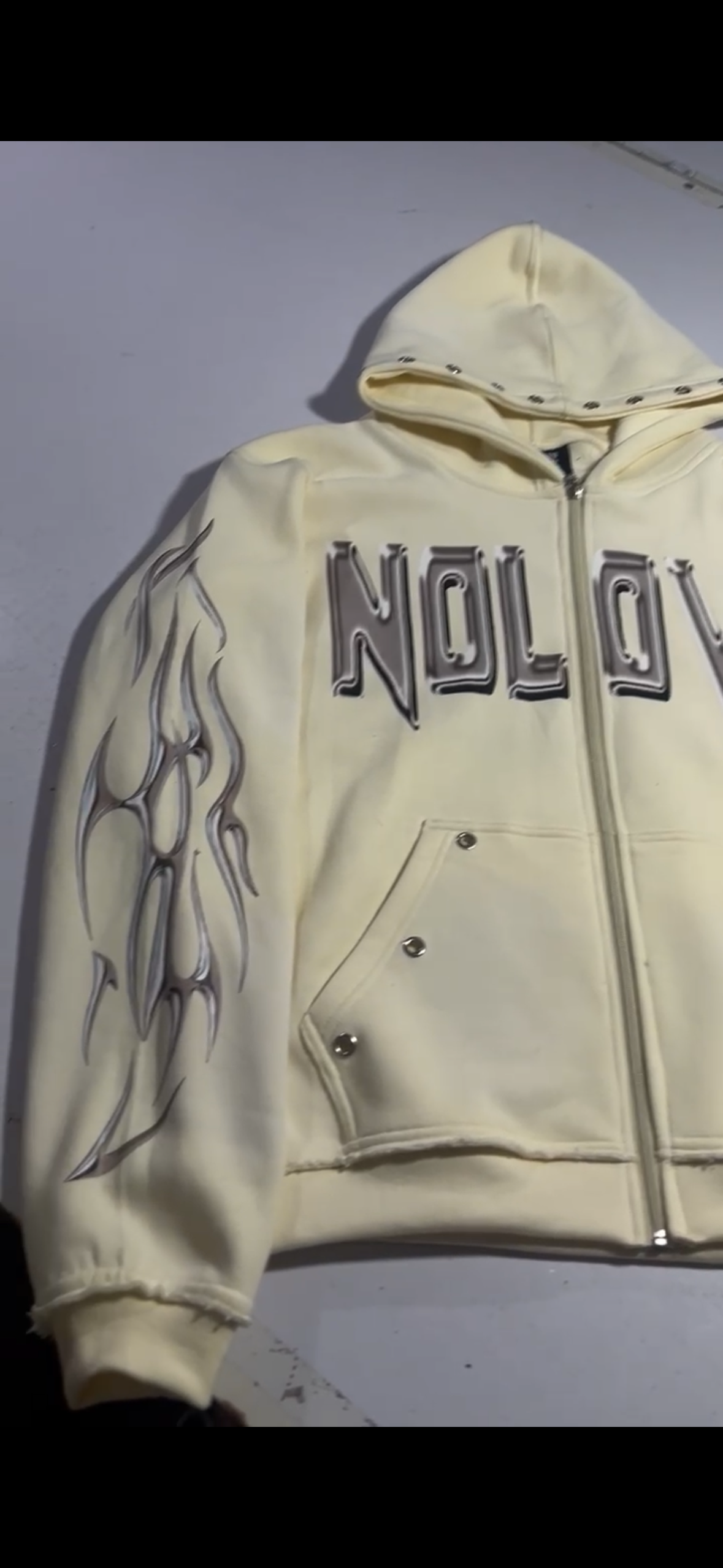 *Nolove Metallic Zip Up