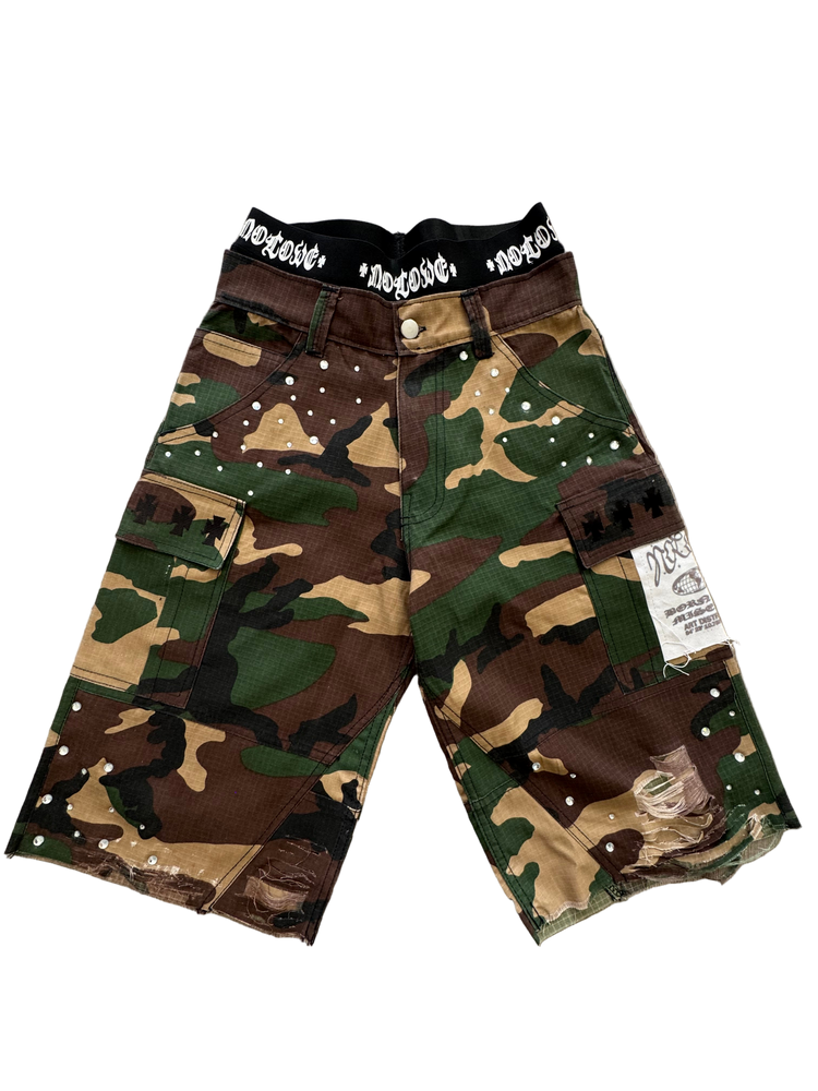 Double Waist Camo Cargo Shorts